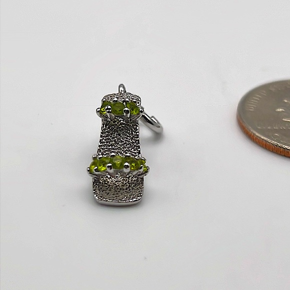 925 Sterling Silver High Heel Charm with Peridot Swarovski Crystals - Picture 4 of 4